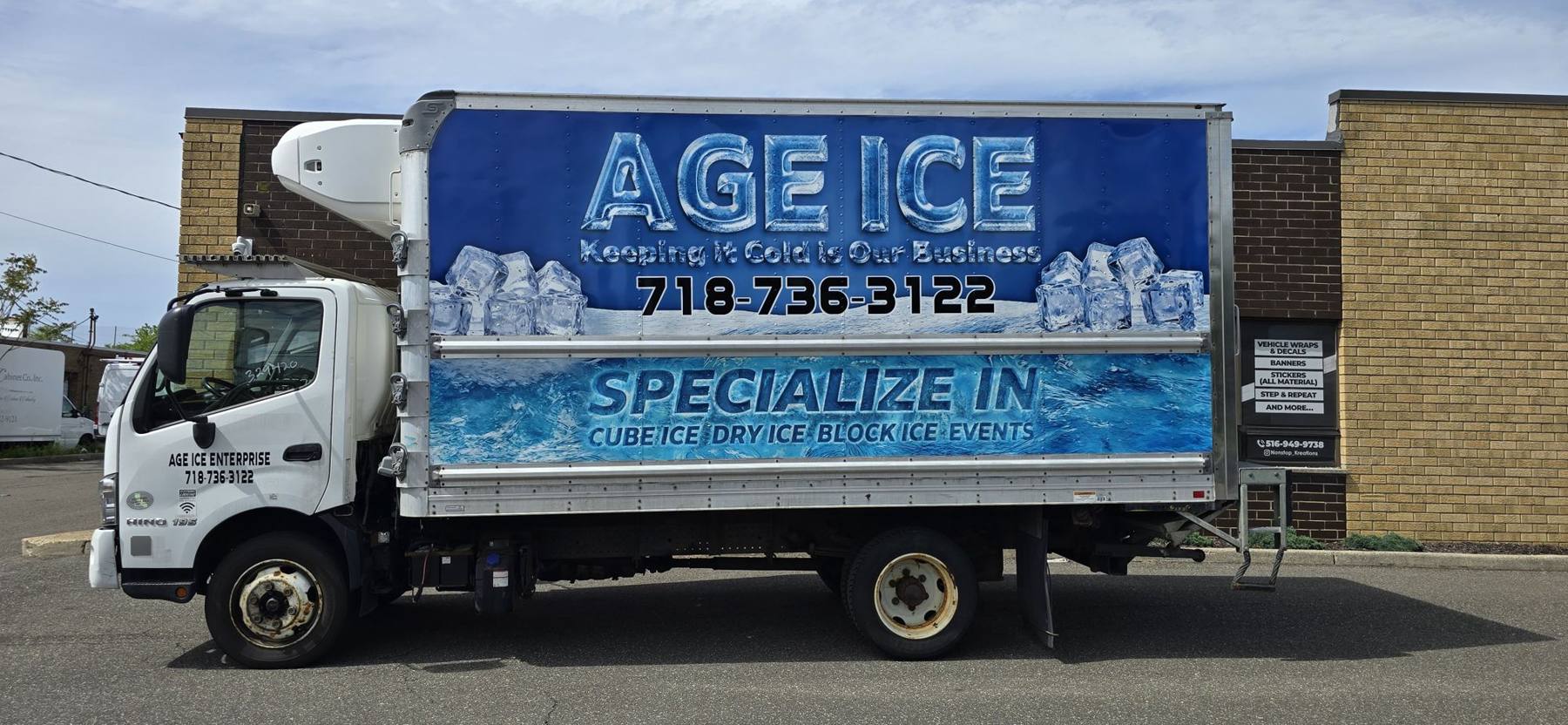 Age Ice · box truck