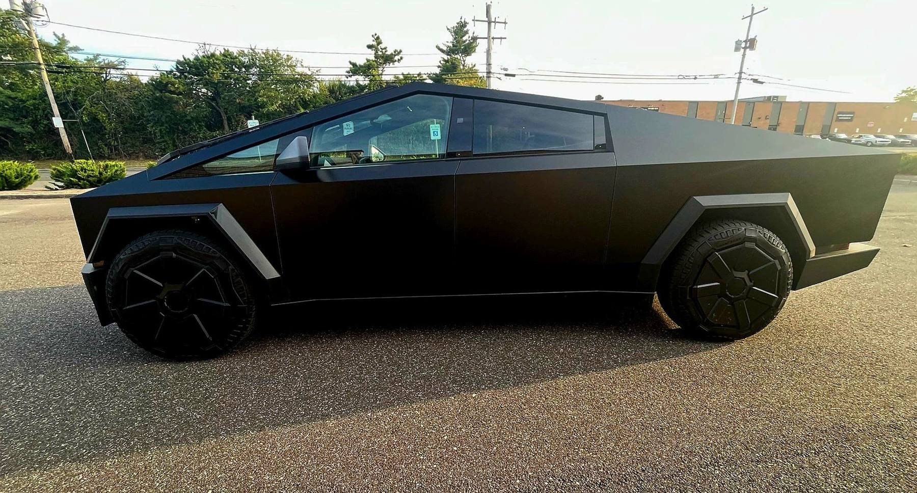 Tesla Cybertruck · matte black