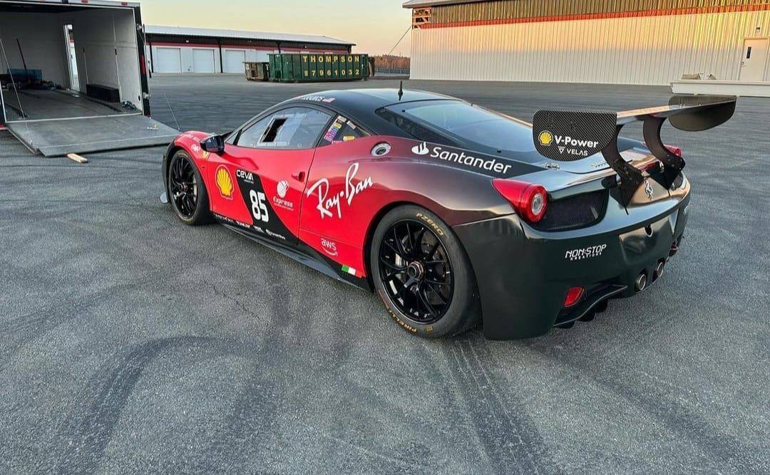 Ferrari 458 · race livery