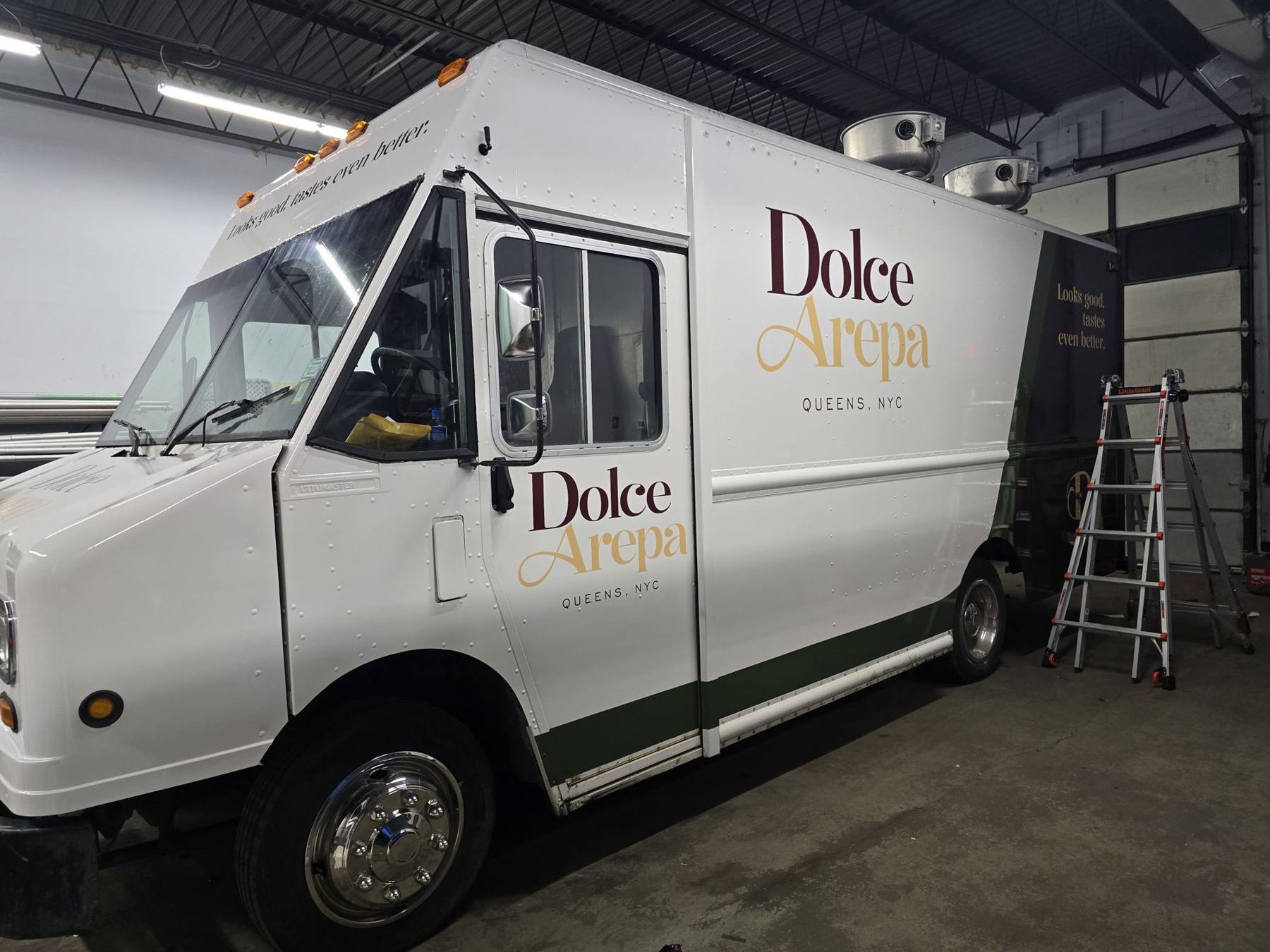 Dolce Arepa · food truck